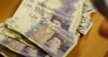 تراجع سعر الجنيه الاسترلينى منتصف تعاملات اليوم الأربعاء 13-8-2025
