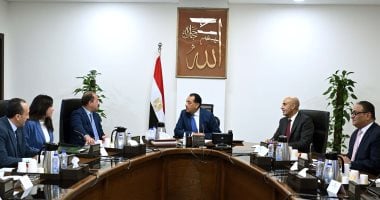 تعزيز التعاون بين وزارتي التعليم والمالية تحت إشراف رئيس الوزراء