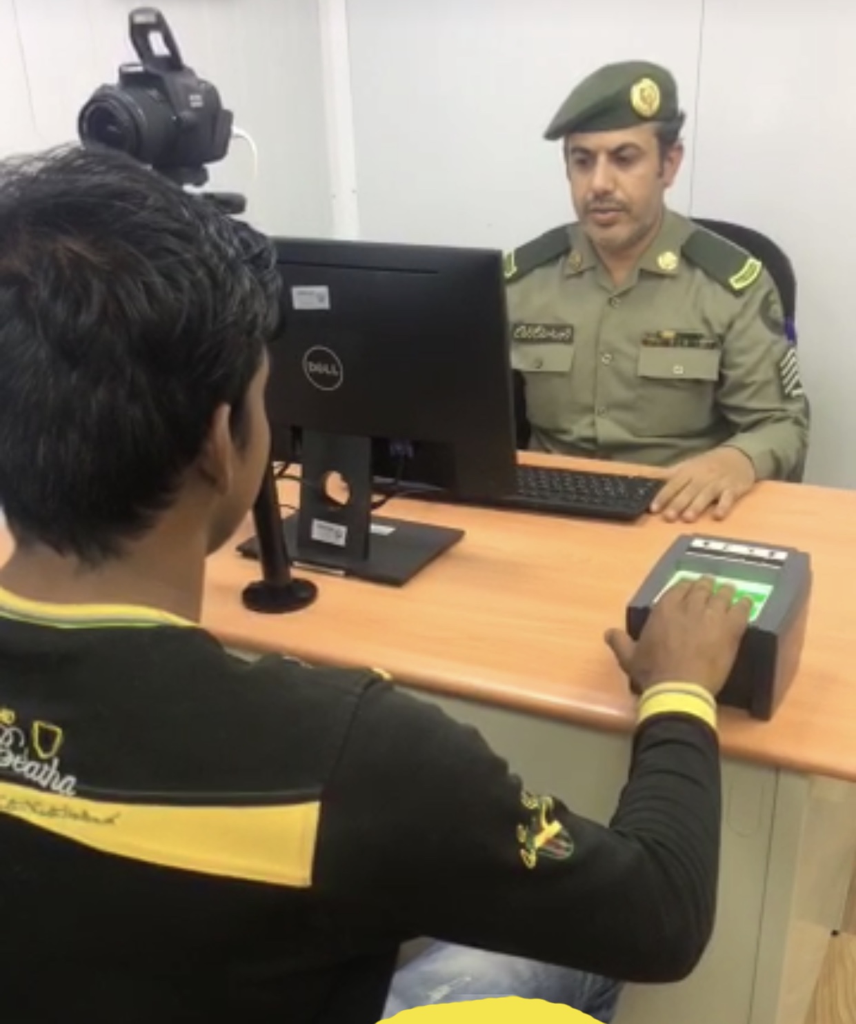 جريدة الرياض: 111 ألف قرار ضد المخالفين لأنظمة الإقامة والعمل وأمن الحدود