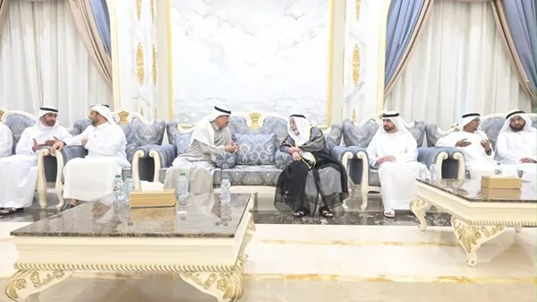 حاكم الشارقة والشيوخ يقدمون تعازيهم في وفاة الشيخة ردن بنت خالد القاسمي