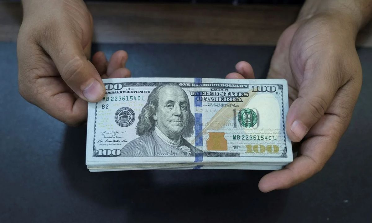 “هبوط طفيف” سعر 100 دولار في أربيل اليوم الأحد 3 أغسطس 2025 في البنوك والسوق السوداء