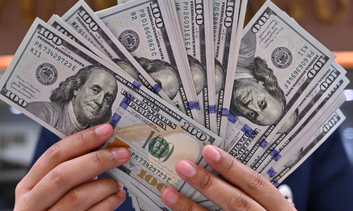 “لحظة بلحظة” سعر الدولار في العراق اليوم الاحد 3 اغسطس 2025 في البنوك والسوق السوداء