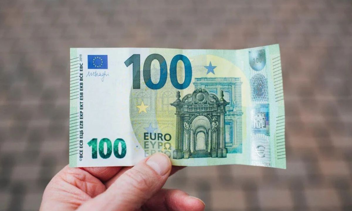سعر اليورو في السكوار اليوم السبت 2 اغسطس 2025 في الجزائر للبيع والشراء