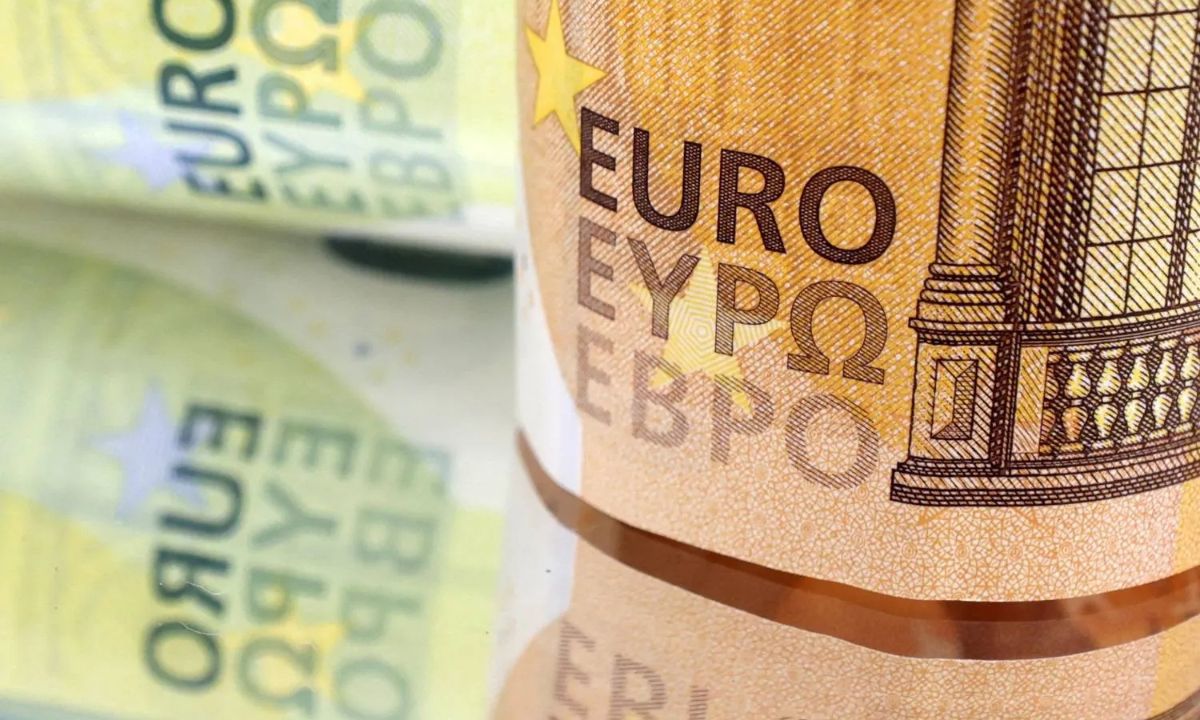 سعر اليورو مقابل الدينار الجزائري اليوم السبت 2 اغسطس 2025 ومعدلات الصرف الرسمية والغير رسمية