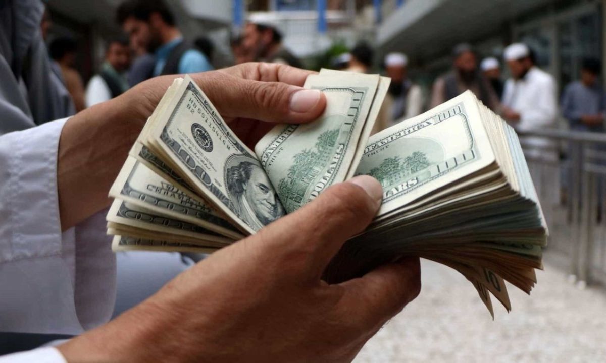 “استقرار محدود” سعر صرف الدولار مقابل الليرة السورية اليوم الاحد 3 اغسطس 2025