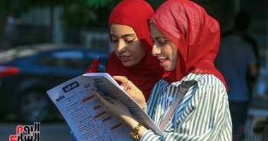 طلاب الثانوية العامة يجتازون امتحان اللغة الثانية في الجولة الثانية