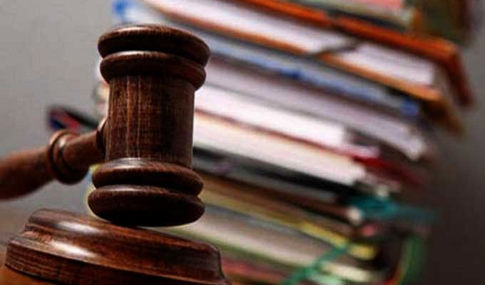 عاجل: المحكمة تصدر حكمها بحق الشاب الذي تسبب في تحطيم زجاج حافلة
