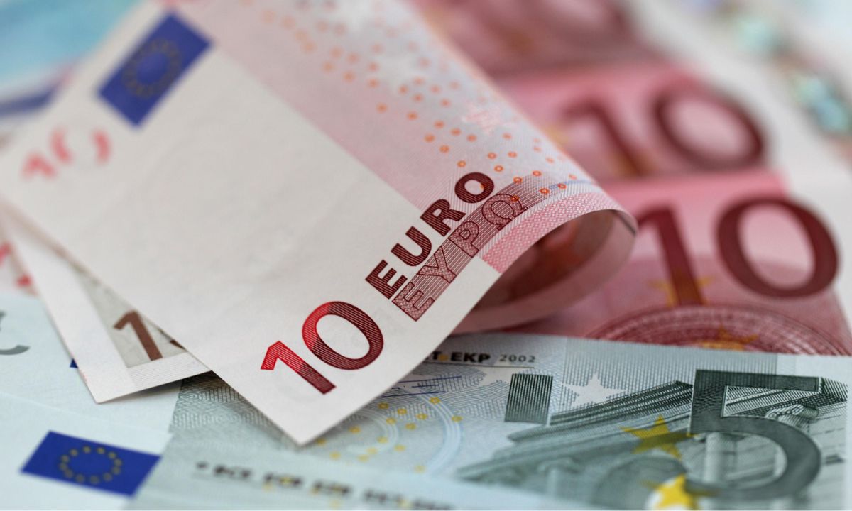 “أسعار متقلبة” كم يساوي 100 يورو بالدرهم المغربي اليوم السبت 2 اغسطس 2025 في البنوك