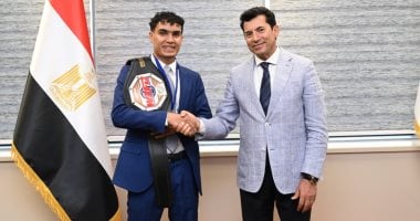 لقاء تاريخي: وزير الرياضة مع بطل الكيك بوكس محمد راتب بعد انضمامه لمنتخب مصر