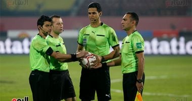 محمد معروف يقود تحكيم مباراة الأهلي وفاركو في الدوري