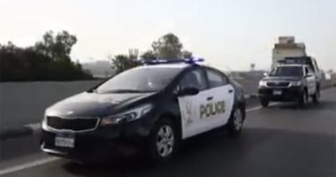 مصادرة سيارات المتهمين في ملاحقة الفتيات على طريق الواحات