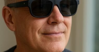 نظارات “Meta AI” تمنح الأمل لرجل كفيف وتجعله بطلاً حديثاً
