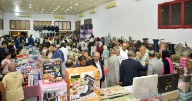 نقيب البترول يطلق معرض المستلزمات المدرسية بأسعار خاصة لعائلات العاملين في السويس