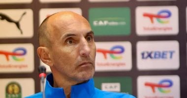 يورتشيتش يتابع بيراميدز من المدرجات بعد الطرد في مواجهة الإسماعيلي