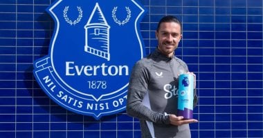 جريليش يتألق وينال لقب لاعب الشهر في الدوري الإنجليزي للمرة الأولى