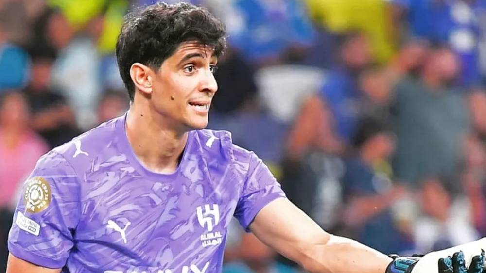بونو يعبر عن سعادته بالتجديد مع الهلال ويؤكد سعيه لتقديم أفضل أداء مع الفريق