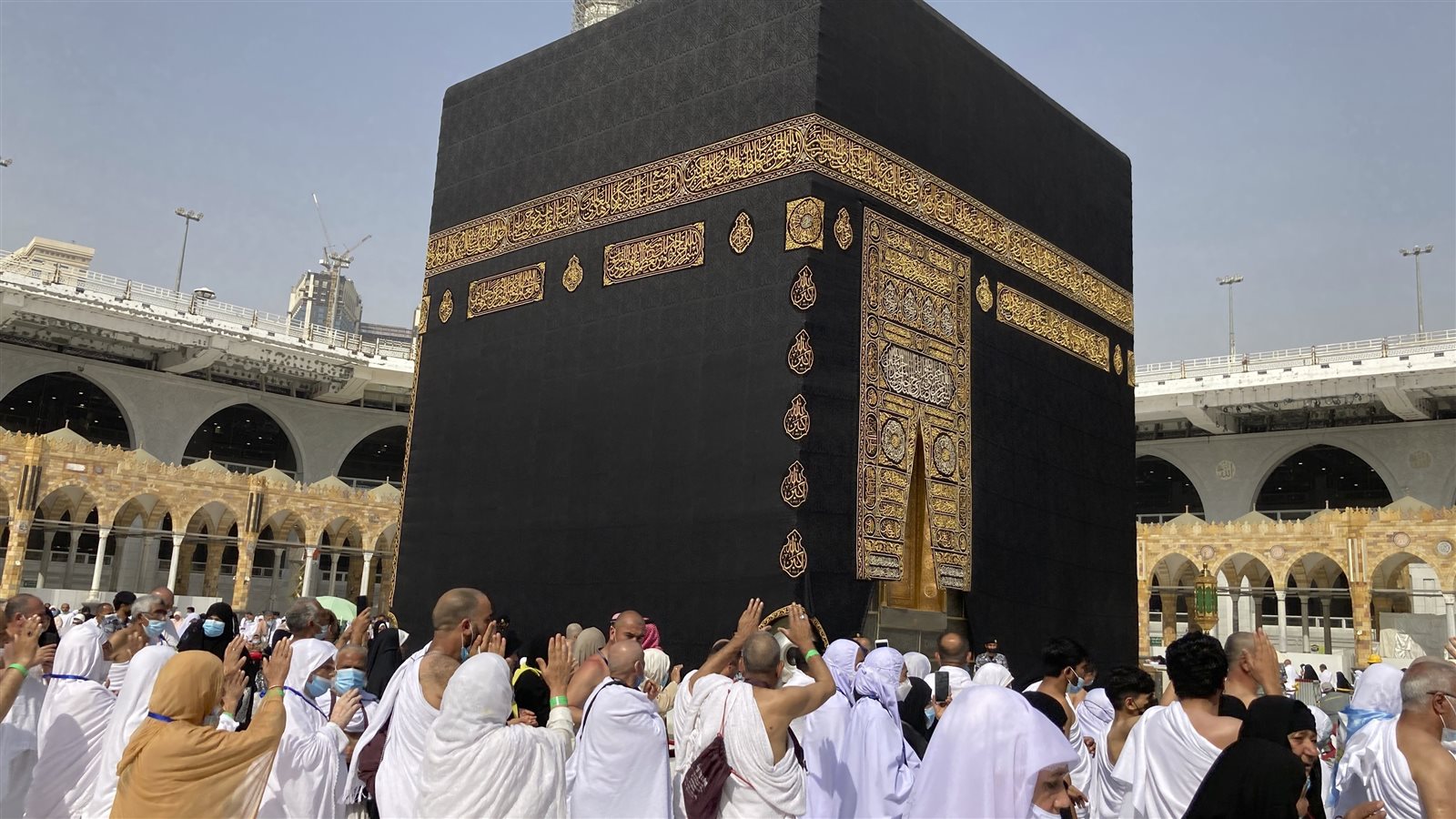 موعد بدء التسجيل للحج السياحي في عام 1447هـ وأسعار البرامج الرسمية المقررة في عام 2025