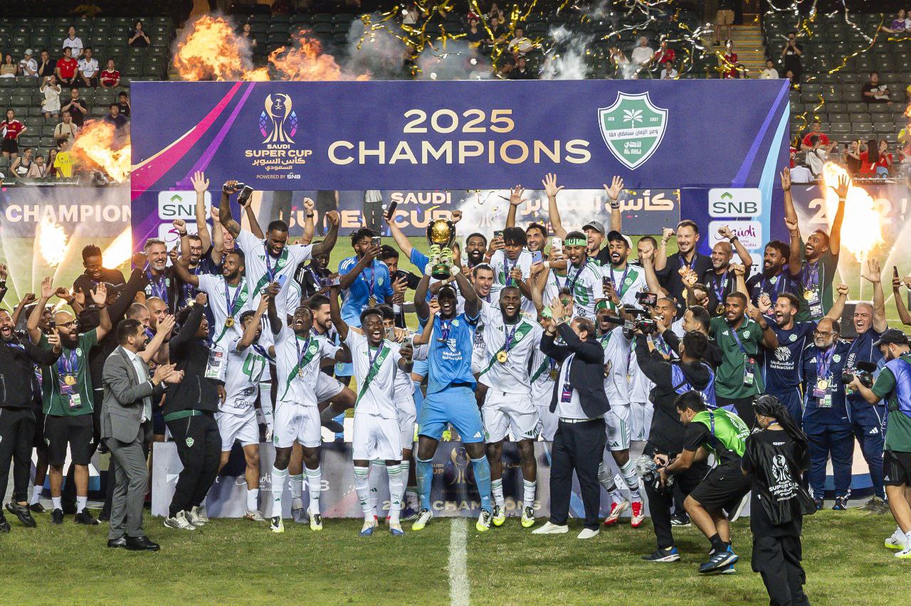 تغطية شاملة للقنوات الناقلة لمباراة الأهلي والنجمة في الجولة السادسة من الدوري السعودي 2025 2026