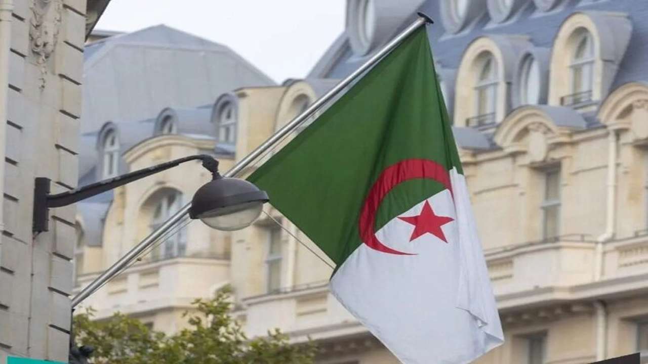 سن التقاعد الجديد في الجزائر 2025 اعرف كيف سيؤثر على حقوق المتقاعدين والفئات المستفيدة من هذا القرار