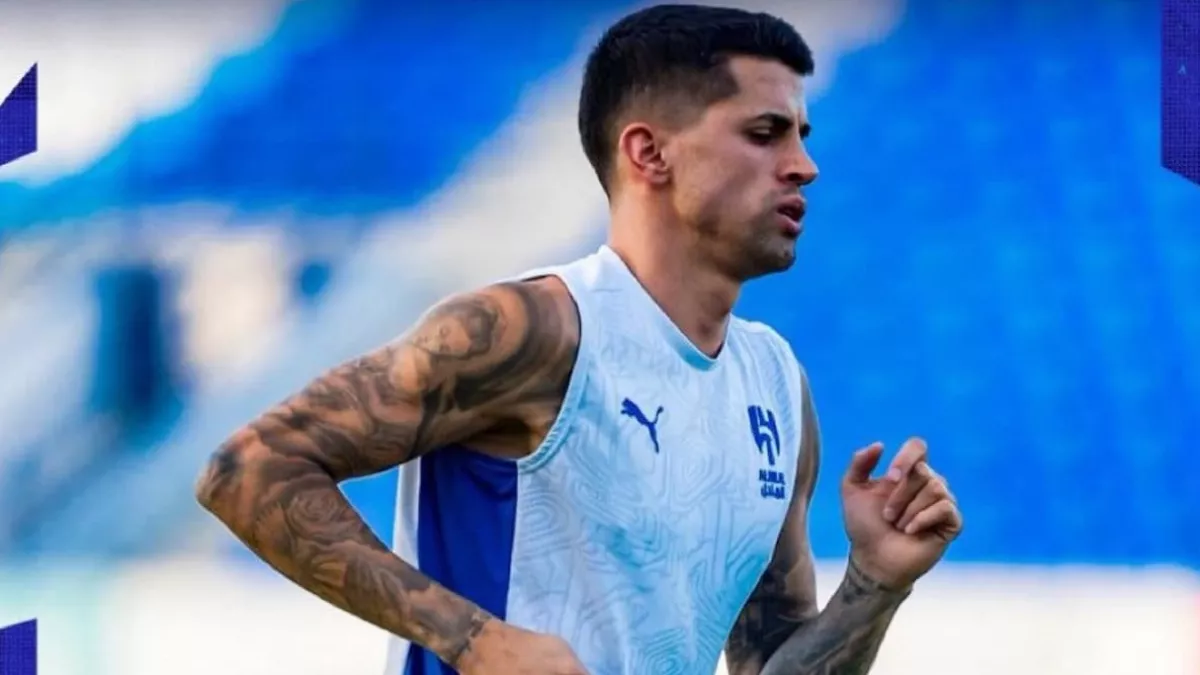 أسباب مفاجئة لقطع كانسيلو إجازته والظهور المفاجئ مع فريق الهلال للشباب في مفاجأة قوية