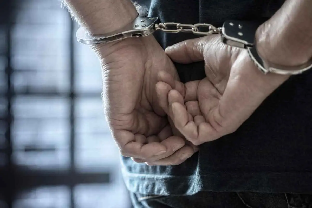 الجيزة ضبط شخص يروج لأعمال الفجور عبر تطبيقات الهاتف وتحرير المحاضر لإحالته للنيابة العامة