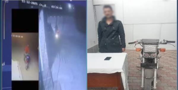 الشرطة في الشرقية تتمكن من القبض على عاطل خطير قام بسرقة هاتف مواطن وسط حالة من التوتر والقلق