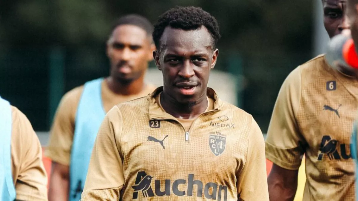 بند مفاجئ في عقد سعود عبدالحميد يرسم ملامح جديدة ويصيح مفوضي النصر في معركة كروية مثيرة