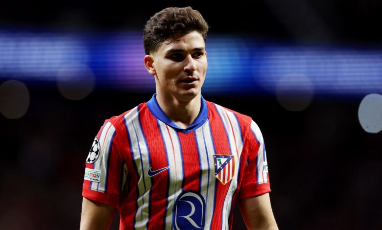 أخبار الانتقالات روما يستهدف دوري روشن ويواجه تهديدًا إنجليزيًا في سعيه لضم ألفاريز