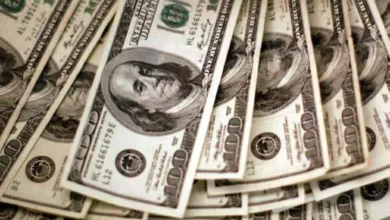 الدولار ينخفض لأدنى مستوى في أسبوع وسط تصاعد التوترات الجيوسياسية