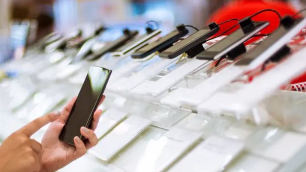 تواريخ إلغاء الإعفاء الجمركي توقع زيادة كبيرة في أسعار الهواتف المحمولة خلال الفترة القادمة