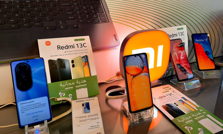 توقعات بارتفاع أسعار الهواتف المحمولة في مصر بعد إلغاء الاستثناء الجمركي وتأثيره على سوق التكنولوجيا والاتصالات