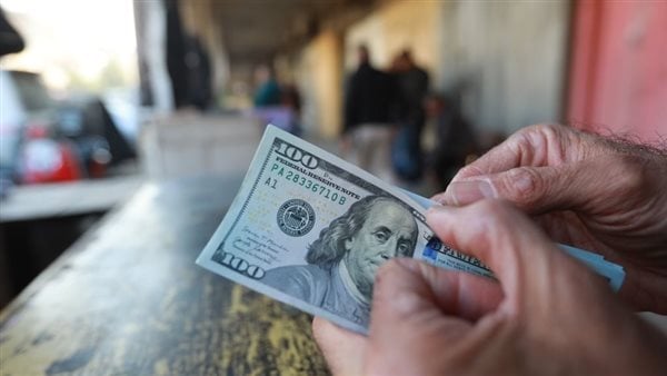 سعر الدولار في مصر اليوم الثلاثاء يتغير بشكل مستمر ويدعو إلى متابعة التحديثات اللحظية بأسعار السوق الرسمية والبنك المركزي