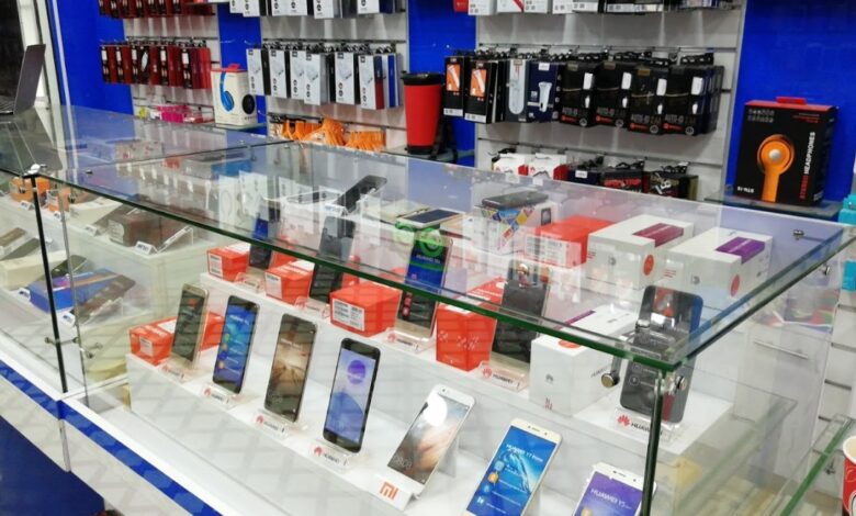 شعبة الاتصالات تكشف عن مستقبل أسعار الهواتف المحمولة بعد إلغاء قرار إعفاء الهاتف الشخصي من الرسوم