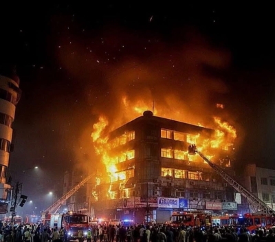عاجل السعودية المملكة تعزي باكستان في ضحايا الحريق المأساوي الذي اتلف مركزا تجاريا