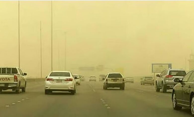 عاجل السعودية انخفاض درجات الحرارة وتحرك الرياح النشطة وضباب كثيف يتصحب بأجواء الثلاثاء