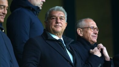 لابورتا يتحذر من عودة شتيجن المحتملة ويكشف عن التحديات والفخاخ المحتملة لعودة حارس مرمى برشلونة السابق