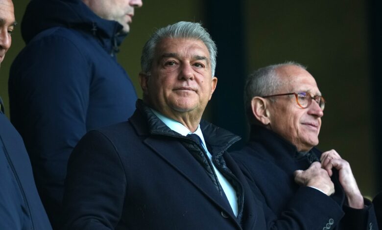 لابورتا يتحذر من عودة شتيجن المحتملة ويكشف عن التحديات والفخاخ المحتملة لعودة حارس مرمى برشلونة السابق