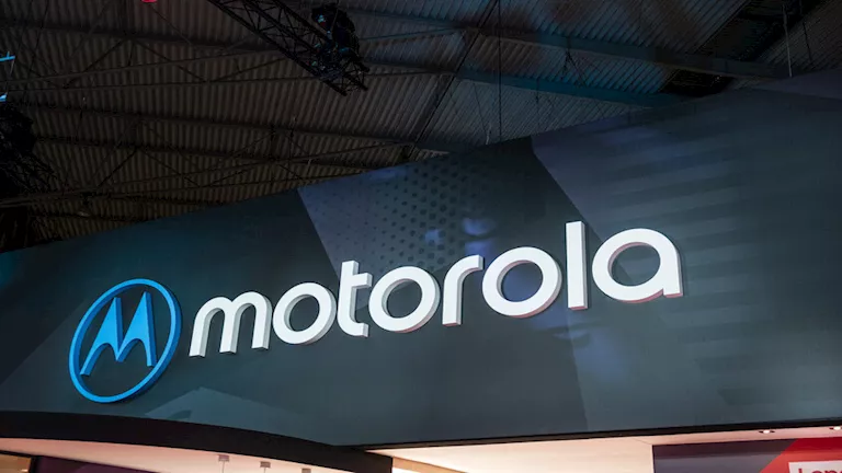 موتورولا تعلن عن سعر ومواصفات هاتفها المقاوم للصدمات والماء الجديد من فئة الهواتف الصلبة والمتينة