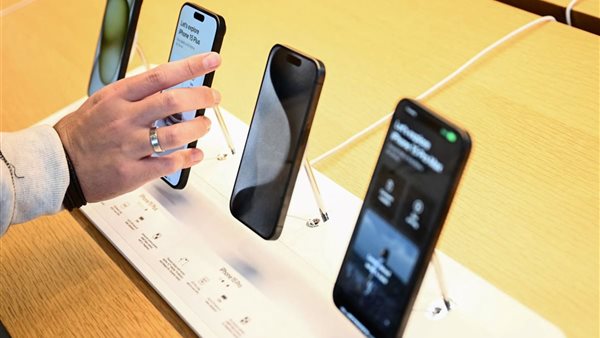 نهاية فترة الإعفاء الاستثنائي للهواتف المحمولة وتوجيهات جديدة وأسعار عالية للمسافرين في إجراءات مبسطة