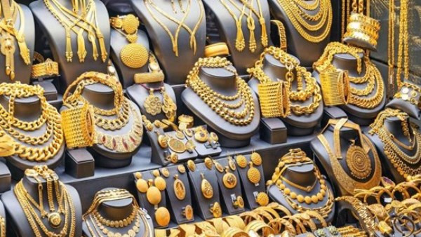 أسعار الذهب في السعودية اليوم.. عيار 24 يسجل 526 ريالًا وتوقعات بارتفاعات قياسية