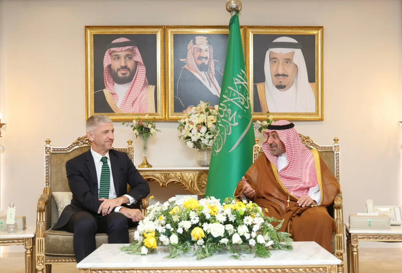 أمير نجران يرحب بسفير قبرص في المملكة ويعزز أواصر التعاون بين الجانبين