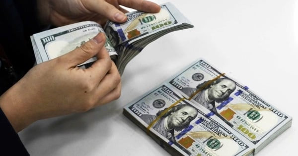 انخفاض الدولار الأمريكي يثير ترقب السوق لقرار الاحتياطي الفيدرالي