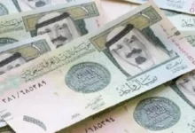 تراجع ملحوظ في سعر الريال السعودي مقابل الجنيه المصري ليهبط دون 14 جنيهًا في البنوك المصرية