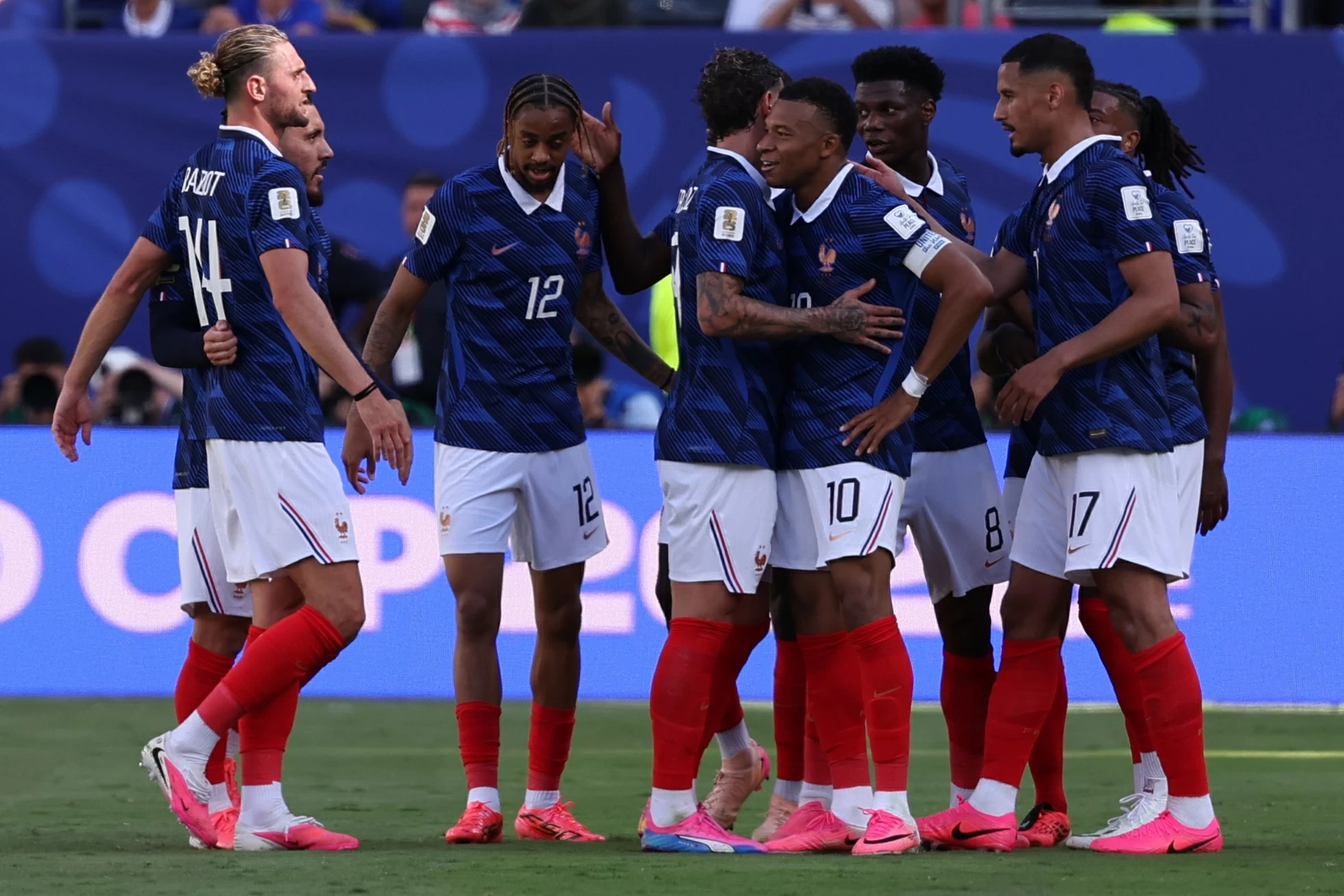 فرنسا تنتصر على السنغال بنتيجة 3-1 بعد 24 عاماً من الانتظار