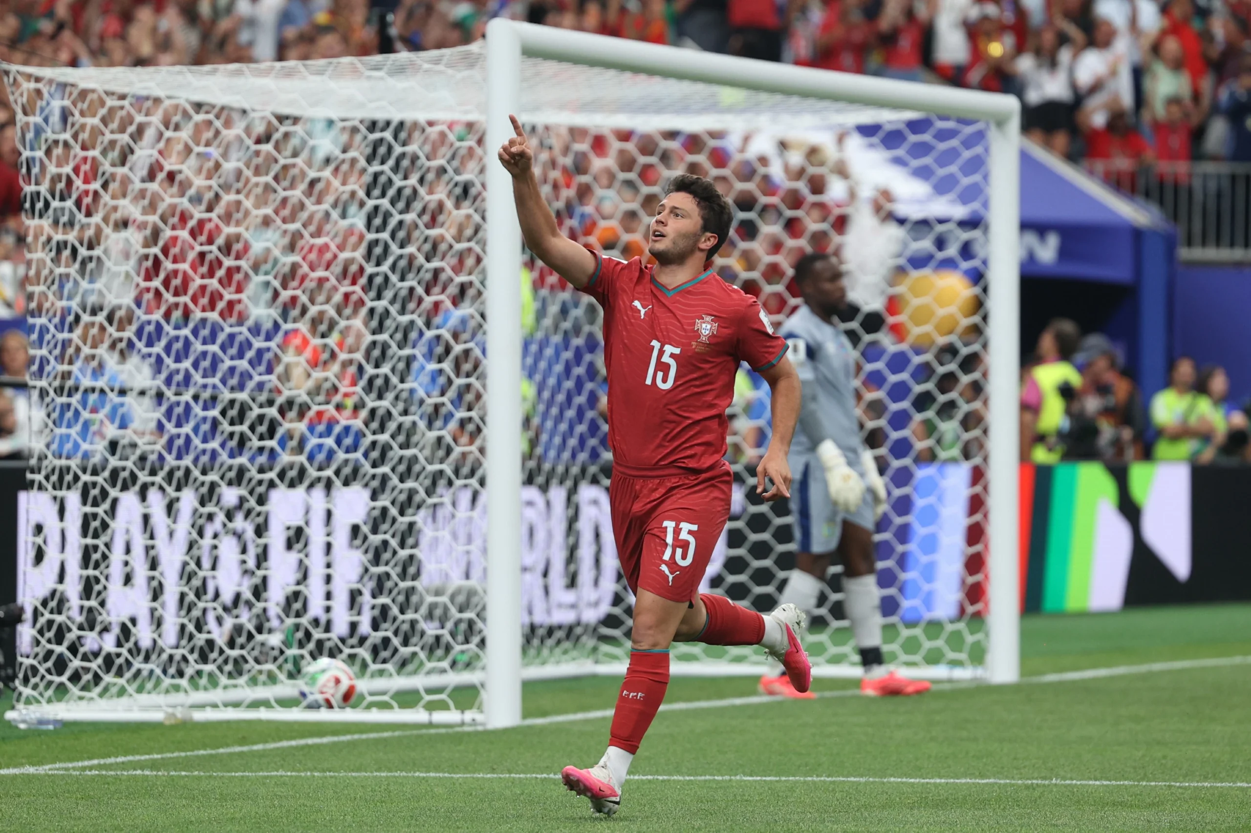 فينيسيوس جونيور يسجل ليصبح ثالث أصغر هداف برتغالي في تاريخ كأس العالم أخبار السعودية