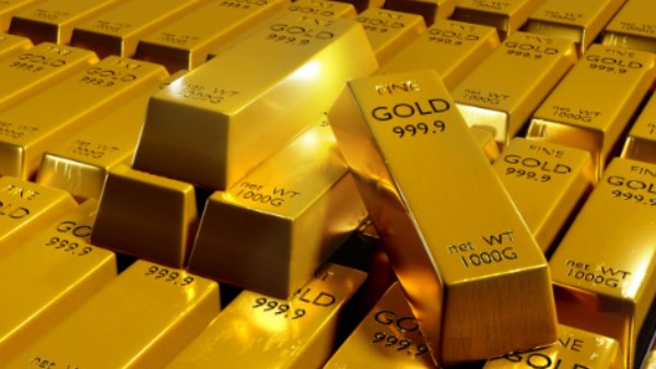 ارتفاع ملحوظ للذهب وتراجع الدولار يعزز توجهات السوق