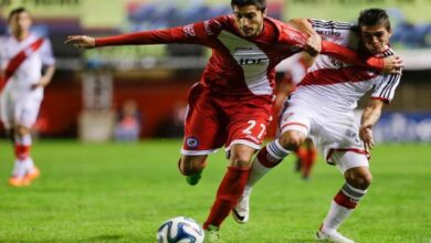 أرجنتينوس جونيورز يحقق انتصارًا هامًا على راسينج في مباريات الدوري الأرجنتيني