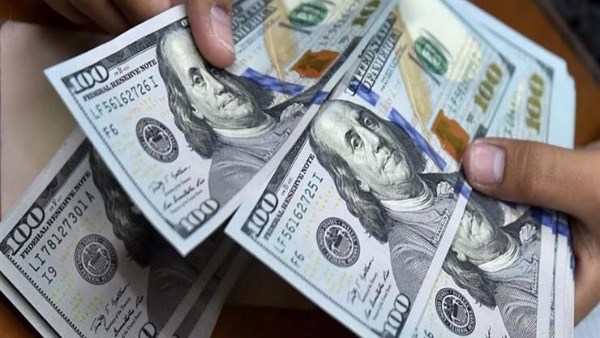 أسعار صرف الدولار اليوم الخميس تلامس أدنى مستوياتها مقابل الجنيه