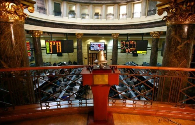 ارتفاع جماعي لمؤشرات البورصة مع بداية جلسة نهاية الأسبوع وأداء قوي في السوق المصري
