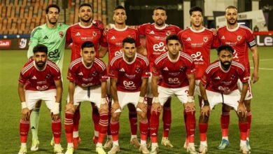 الأهلي يتجه إلى إسبانيا لمواجهة برشلونة في مباراة حاسمة اليوم